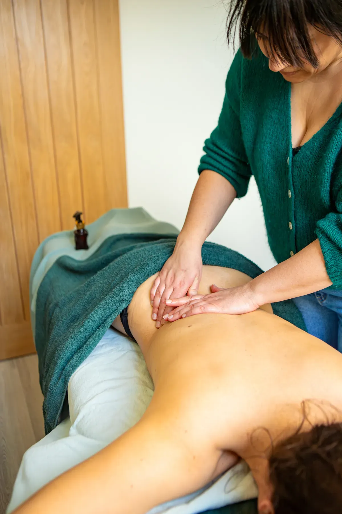 Massage intuitif du dos par Charline